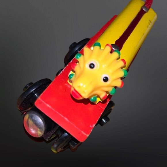 Thomas & Friends Wooden Railway Chinese Dragon Car Ribbon Tail B14 - Picture 4 of 5